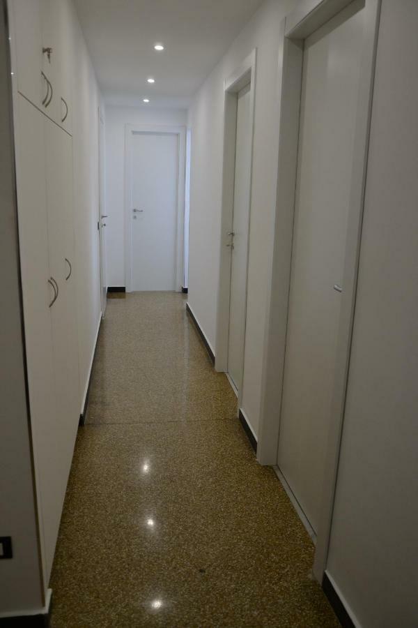 Il Nido Di Quarto Con Park Auto Macchine Piccole Segmento B Genua Buitenkant foto